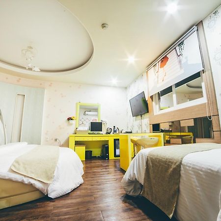 Hole In One Hotel Sacheon Eksteriør billede