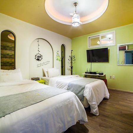 Hole In One Hotel Sacheon Eksteriør billede
