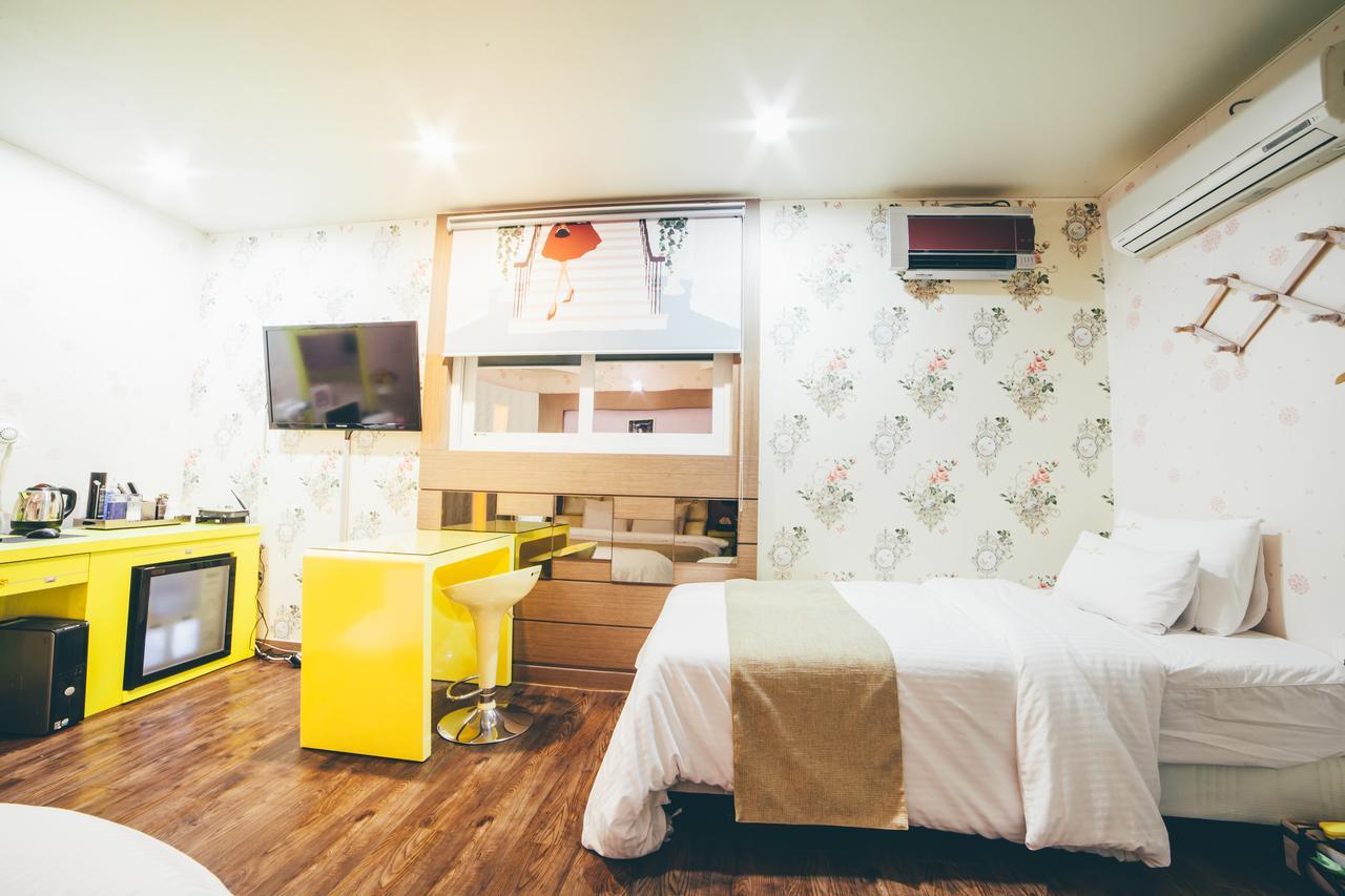 Hole In One Hotel Sacheon Eksteriør billede