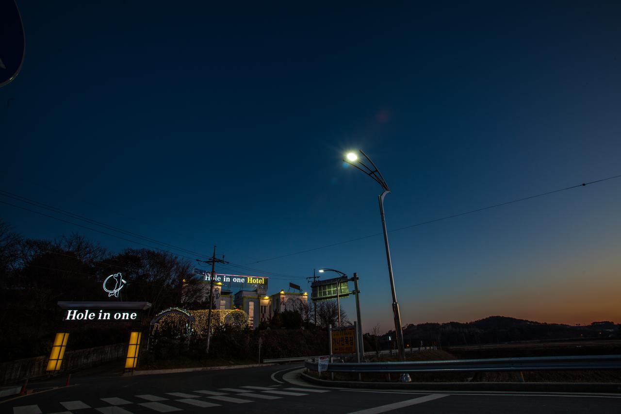 Hole In One Hotel Sacheon Eksteriør billede